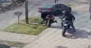 Balearon en las piernas a un hombre en un intento de robo en el barrio Aramburu