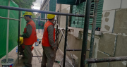 Paso a paso, cómo es el proceso de restauración para limpiar las pintadas de la Normal Sarmiento