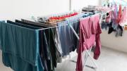 Adiós al clásico tender: esta es la tendencia para secar la ropa sin perder espacio en casa