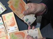 Los sectores que cobrarán bonos y aumentos en el mes de octubre 2025