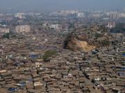 Pusieron en venta la favela más grande de Asia, que tiene 22 millones de habitantes