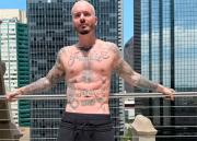 J Balvin causa furor en redes sociales con su impactante transformación física