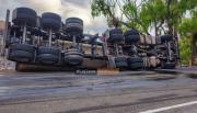 Volcó un camión de combustible en la Ruta 51: el chofer fue rescatado