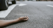 Santa Lucía: una mujer de 73 años fue atropellada mientras cruzaba la calle y terminó en el hospital