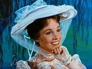 Julie Andrews cumple 90 años: la dulce Mary Poppins y La novicia rebelde que casi pierde la voz por mala praxis