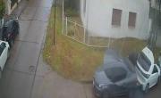 Nuevo ataque de roba ruedas en un barrio de La Plata: en minutos, desguazaron dos autos y huyeron