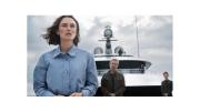 Keira Knightley es testigo de un extraño crimen en altamar: “La mujer del camarote 10”, la película que todos esperan ver en Netflix