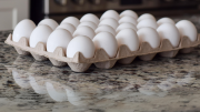 ¡No tires el cartón del maple de huevos! con esta técnica podes crear un mueble super util y cómodo