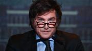 Javier Milei justificó sus errores con una analogía futbolera y se comparó con Sebastián Battaglia