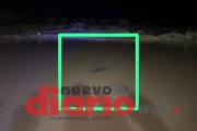Hizo una mala maniobra, cayó al canal y el auto desapareció bajo el agua