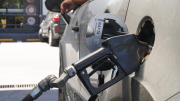 El Gobierno posterga la suba de impuestos a los combustibles para después de las elecciones