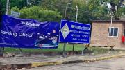 Denuncian a Luis Petri por usar un predio de Defensa como parking de un recital de rock