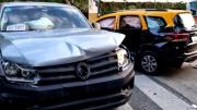 Fuerte choque entre una camioneta y un taxi en Almagro dejó dos heridos