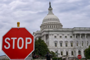 (VIDEO) Se paraliza el Gobierno de Trump: Cierre total! Estados Unidos sin fondos?