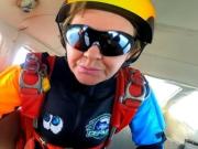 Le pedimos que no lo hiciera más: la súplica de la familia de la mujer que murió cuando falló su paracaídas