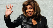Inauguraron una estatua en homenaje a Tina Turner en su ciudad natal y generó polémica: ¿se parece o no?