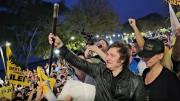 Amenaza a Milei en Corrientes: confirman la visita presidencial pese al cartel intimidatorio en la sede de LLA