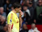 Alarma en la Selección Argentina: Dibu Martínez se lesionó y no pudo jugar para el Aston Villa, que ganó por la Europa League por un gol de Buendía