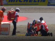 Valentín Perrone sufrió un estremecedor accidente en el Moto3 de Indonesia: lo chocaron por detrás y voló por el aire en plena curva