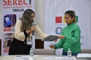 Serecí Tarija entrega certificados de nacimiento gratuitos a niñas, niños y adolescentes de centros de acogida del Sedeges