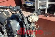 Le destruyeron la moto a un comerciante de Frías, por equivocación