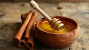 Mezclar canela con miel: por qué recomiendan hacerlo y para qué sirve