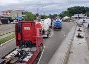 Cisternistas bloquean rutas en Santa Cruz y exigen adenda con YPFB para transporte de combustibles