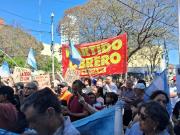 Así fueron los incidentes entre libertarios y militantes de izquierda por los que se suspendió el acto de campaña de Milei en Santa Fe