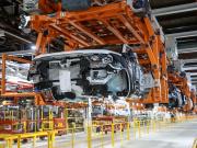 Se frena otro sector clave: la producción de autos acumula tres meses de caída