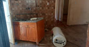 Detienen a dos jóvenes que intentaron robar elementos de una casa acompañada de menores