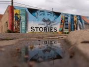 ¿Y si es mentira? Una multimillonaria se volvió bestseller con una historia de abuso sobre la que ahora hay muchas dudas