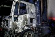 Un camión se incendió en el barrio Congreso durante la madrugada