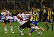 Rosario Central le ganó 2-1 a River con un gol del rionegrino Malcorra y lidera en la Tabla Anual