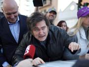 Aunque nos quieran ensuciar, no somos lo mismo: Javier Milei justificó la renuncia de José Luis Espert a su candidatura