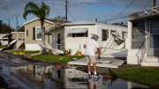 ¡Crisis en bienes raíces! El cierre federal paraliza este seguro esencial en Florida: conozca cómo afecta su hipoteca