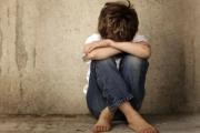 Rescatan a su hermanito de 5 años de una casa donde la madre y las amigas se drogaban