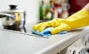 Atención empleadas domésticas: cuánto cobro por día y por hora en octubre 2025