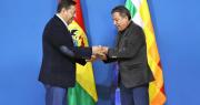 Arce viaja a Brasil para reunirse con Lula y entrega el bastón de mando a Choquehuanca