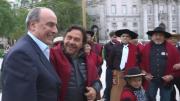 “Quiero que se hagan las obras”: el reclamo de Gustavo Sáenz a Javier Milei en Plaza de Mayo