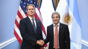 Scott Bessent mantuvo un primer encuentro con Luis Caputo y su delegación: discutieron detalles del salvataje financiero