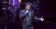 Javier Milei cantó con su banda en el Movistar Arena y lanzó dardos contra el kirchnerismo