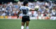 Subastarán camisetas y objetos únicos de Diego Maradona