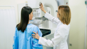 ¡No estás sola! Así puede recibir ayuda gratuita de para el diagnóstico y seguimiento de cáncer de mama en Chicago