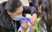 Salud busca vacunar a 1,2 millones de escolares antes del pago del Juancito Pinto