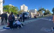 Madre e hijo fueron atropellados en la puerta de una escuela de La Plata y terminaron en el hospital
