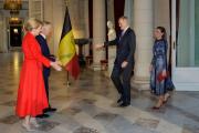 El look impecable de la reina Letizia en Bruselas: un homenaje a Giorgio Armani que deslumbró a Europa