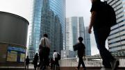 Incertidumbre política estanca mercados en Europa y Wall Street