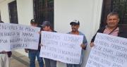 Choferes de micros inician huelga y piden ser incluidos en la ley general del trabajo y la eliminación del marcado de tarjetas