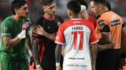 Polémica en la AFA: el silencio del VAR tras las jugadas discutidas en Estudiantes-Barracas Central