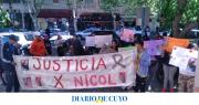 Crimen en el barrio Echeverría: ruidosa manifestación de la familia de la joven asesinada en Tribunales